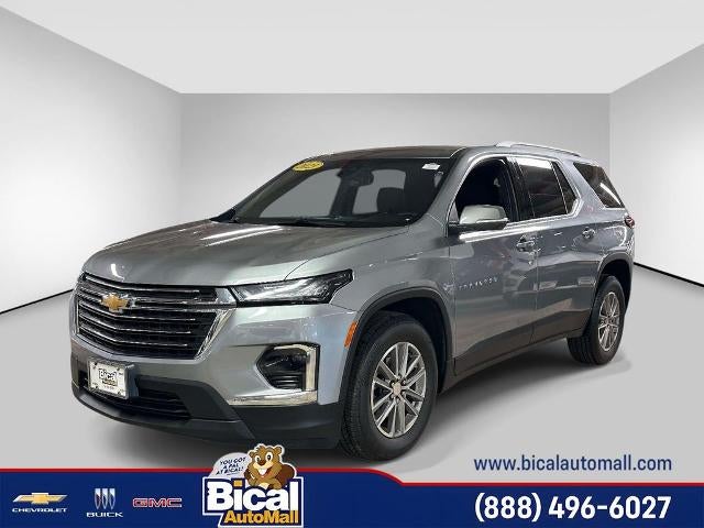 2023 Chevrolet Traverse LT Cloth in Sterling Gray Metallic — front three-quarter view